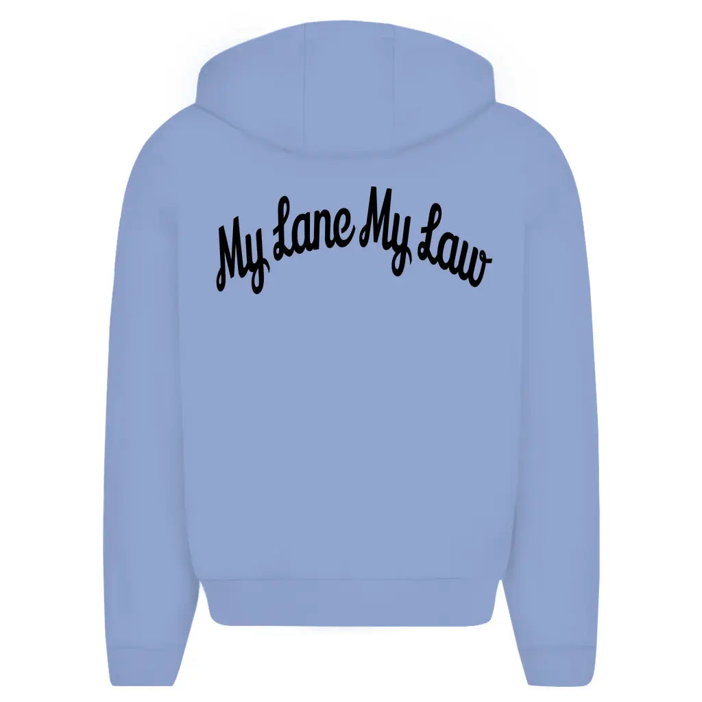 Hellblauer Oversized Zipper Hoodie für Motorradfahrer Knieschleifer mit Reißverschluss. Vorne „DYMSTR“ Aufdruck und hinten großes „MY LANE MY LAW“ Backprint. 